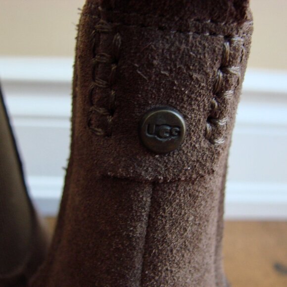 UGG Faye Suede Ankle Boots Booties Brown Leather Suede Chunky Heel Size 10 - Picture 13 of 16